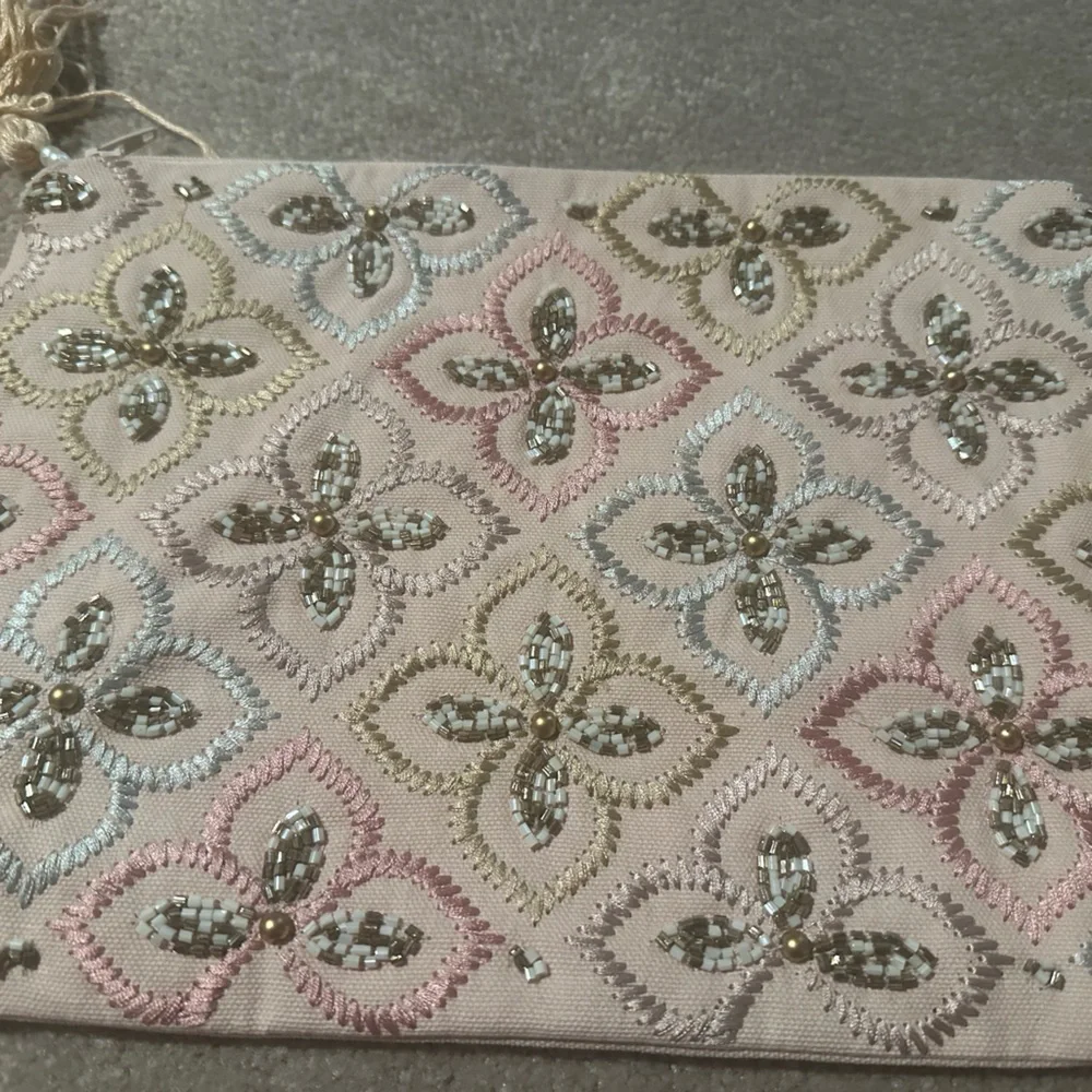 New pink embellished bag made in India - Picture 5 of 6